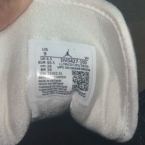 Jordan 1 Mid SE (Women’s)